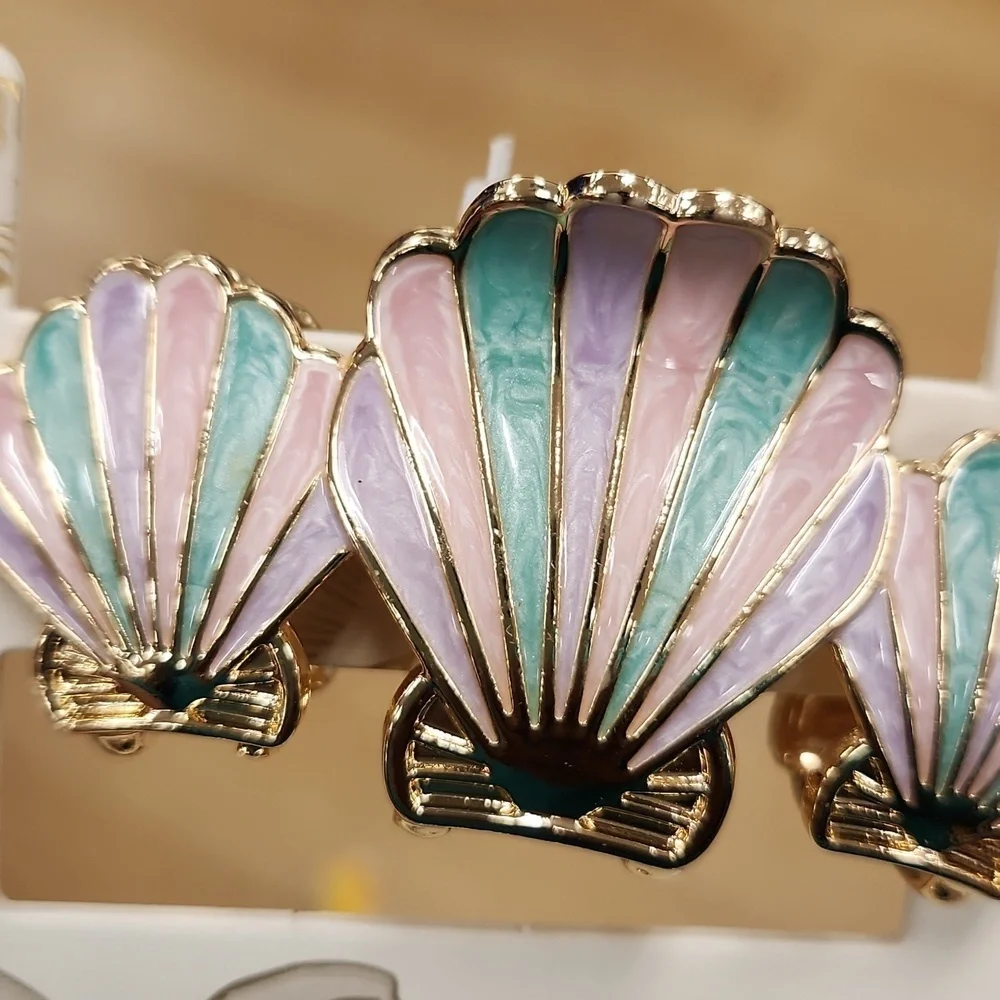 💚▪️Piper K▪️ scalloped sea shells Metal  hair clips Set of 2 NWT!!